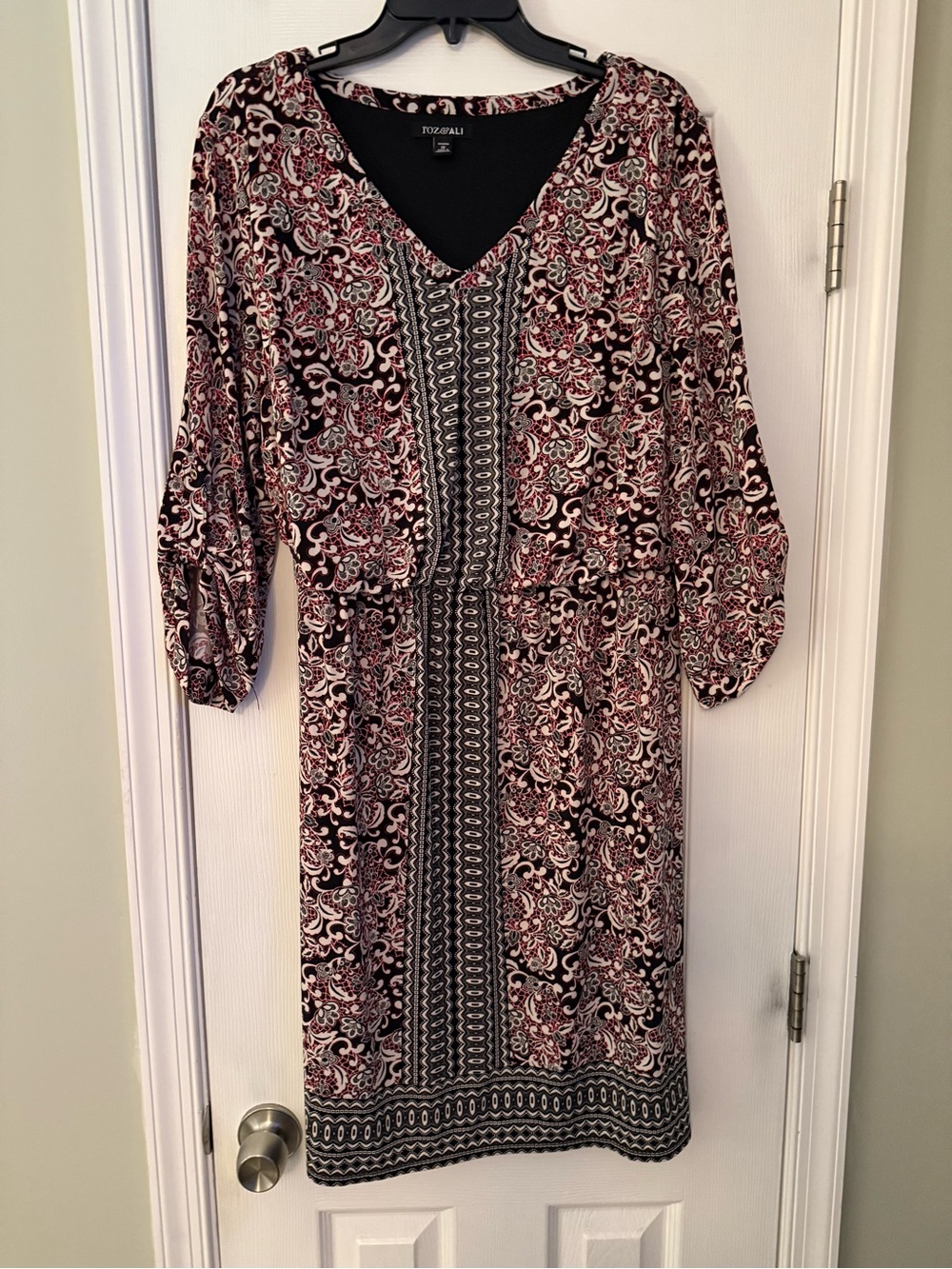 Floral V-Neck Long Sleeve Dress in Black & Burgundy